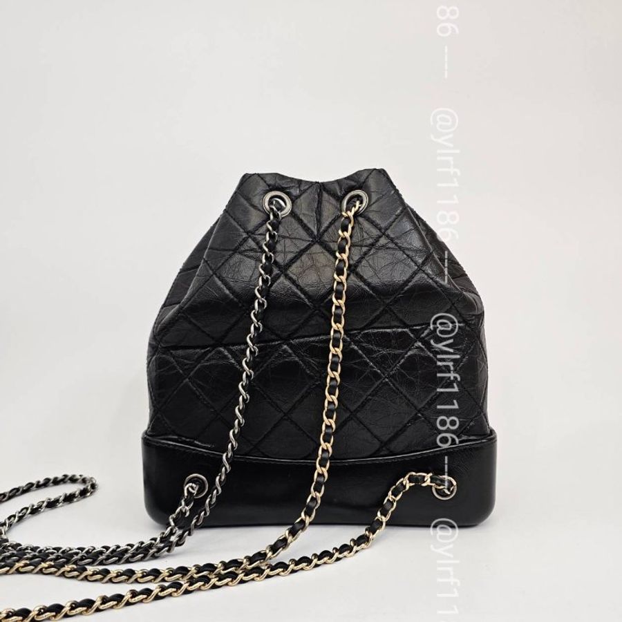 ❣Chanel 黑復刻牛皮霧銀釦金銀皮穿鍊流浪後背包-1