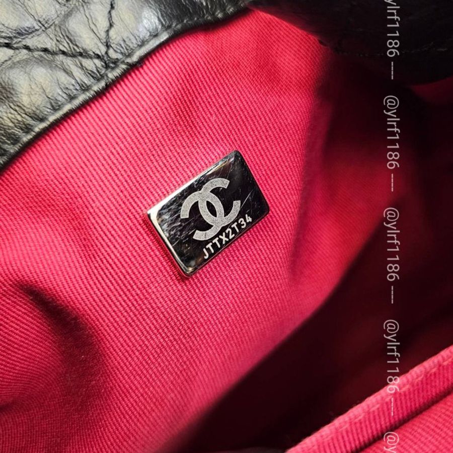 ❣Chanel 黑復刻牛皮霧銀釦金銀皮穿鍊流浪後背包-11