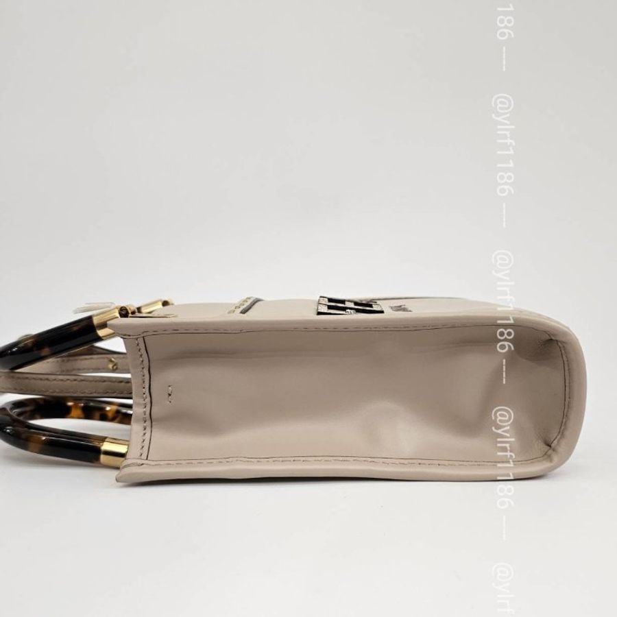 ❣Fendi 米灰牛皮Sunshine金釦前印花錦蛇皮字樣玳瑁手把Mini手提斜背琴譜包-3