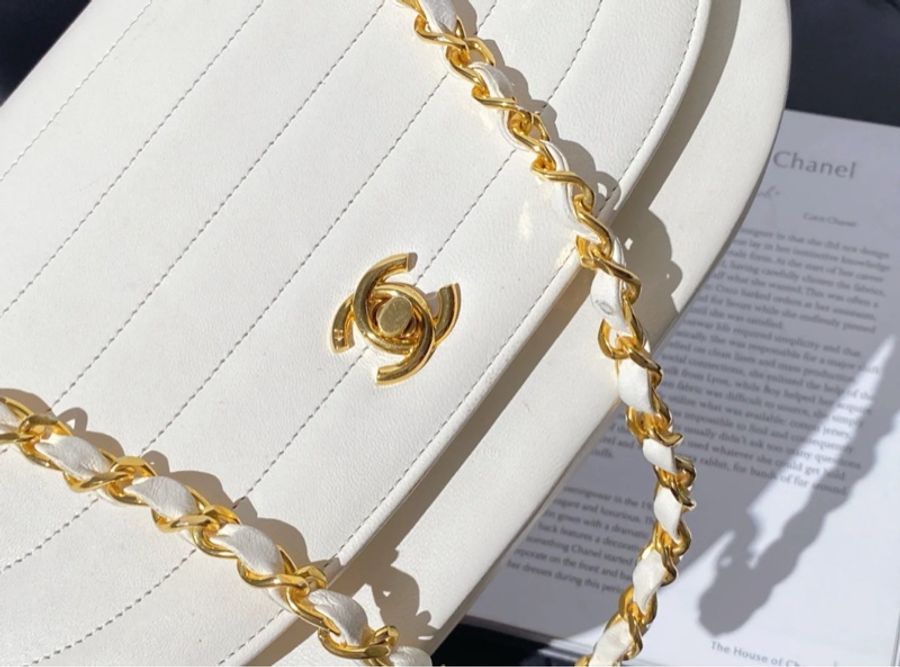 Chanel Vintage 白雪公主金扣半月包 香奈兒-3