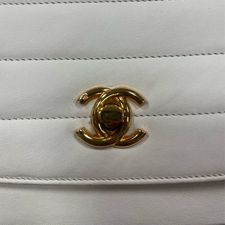 Chanel Vintage 白雪公主金扣半月包 香奈兒-18
