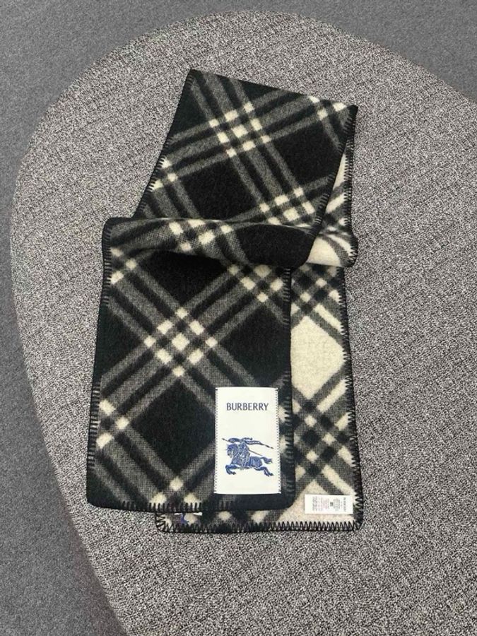 Burberry (8114301) 格子 羊羊圍巾 182x30cm-0