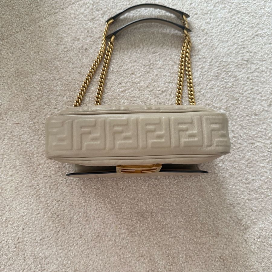Fendi 法棍包 Baguette Chain 奶茶色-2