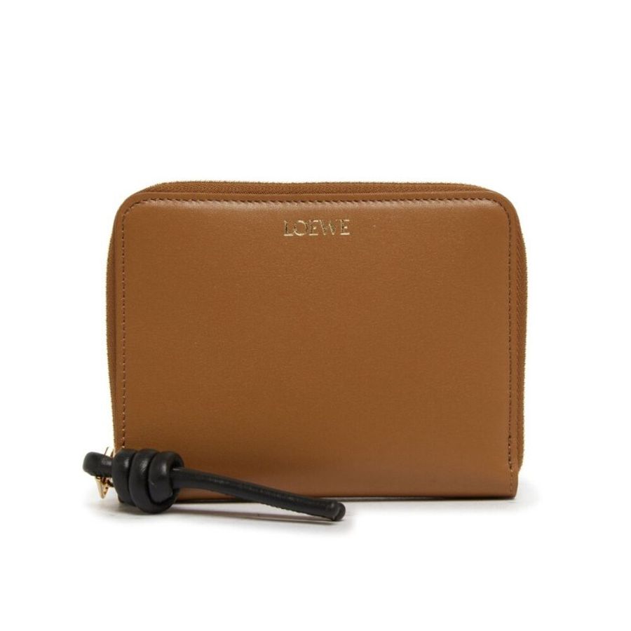 【LOEWE 羅威】Knot Compact Zip 納帕小牛皮 繩結環繞式 拉鍊 卡夾 皮夾 短夾 橡木色 黑色 CEM1CWZX01-0