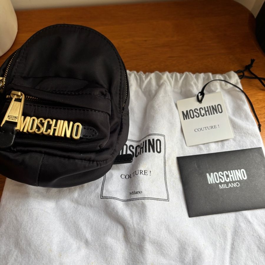 moschino肩背小廢包-0