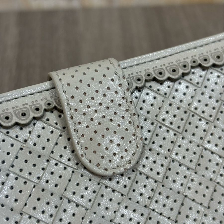 BOTTEGA VENETA BV 象牙白 編織 拉鍊零錢袋 洞洞 蕾絲 長夾-4