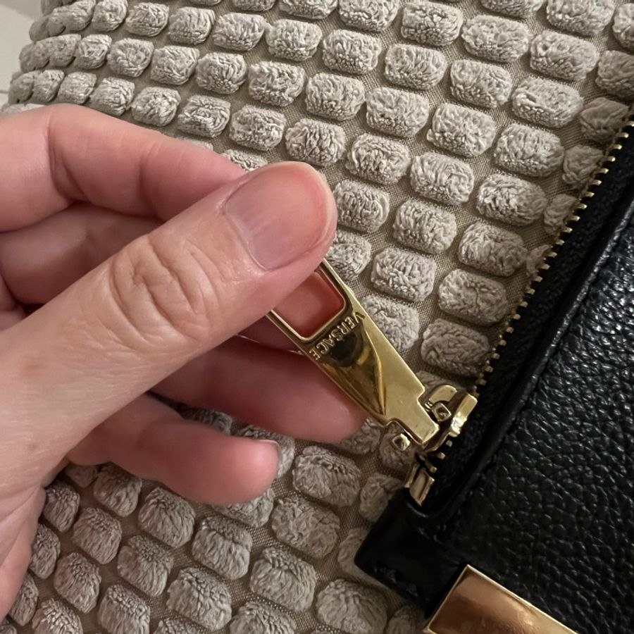 凡賽斯Versace 義大利🇮🇹手拿包/肩背兩用-1