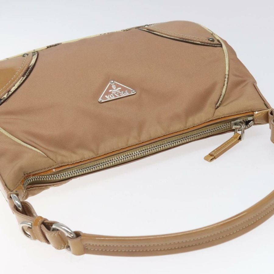 【日本直送】PRADA 尼龍米色單肩包 正品 EC614-5