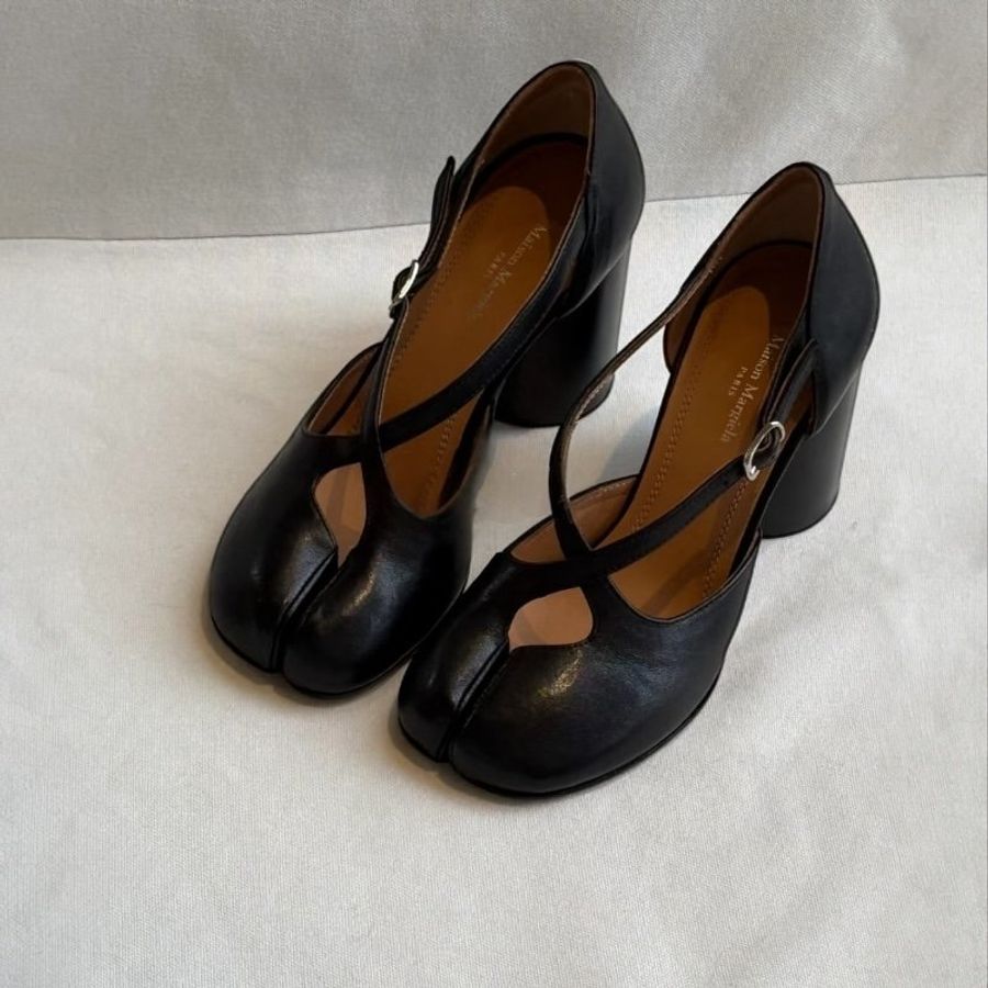 🌸2025春夏新品🌸Maison Margiela 女款 Tabi 分趾高跟涼鞋 黑色 IT36/36.5/37/37.5/38/38.5/39(購買請訊息告知需要尺寸)-4
