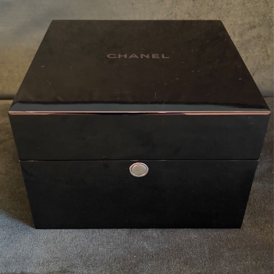 CHANEL Mademoiselle J12 Acte II Bikk (A 色款），33mm，鑽石283顆，限量20只-15