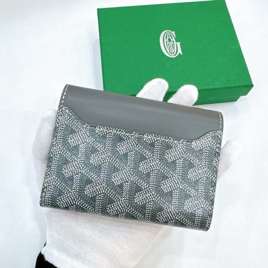 莉亞精品♡Goyard 三折短及 灰全新-1