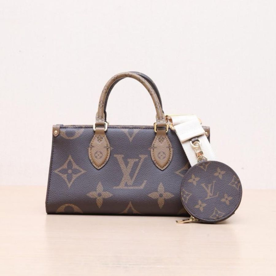 LOUIS VUITTON(路易威登) Onthego East West 橫版三合一 老花 PVC 晶片-0