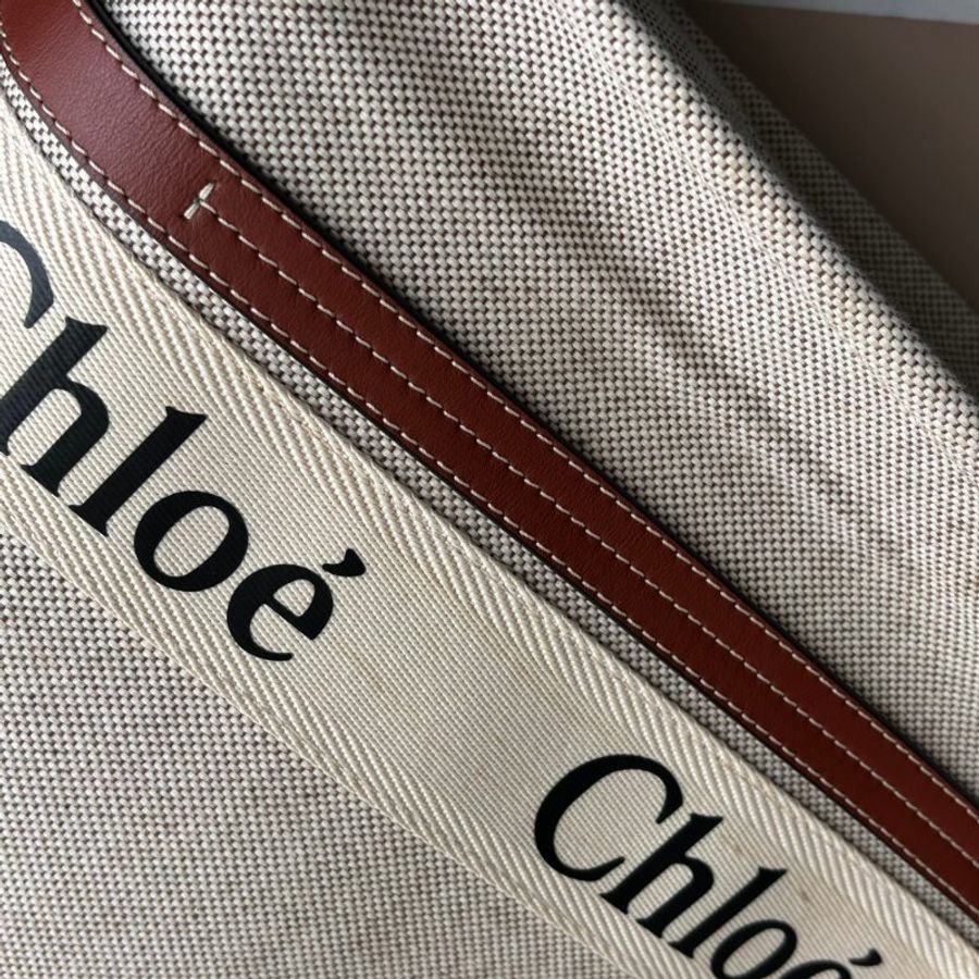 ::CHLOE:: WOODY 系列 咖邊牛皮 帆布LOGO字母織帶肩背托特包MM-3