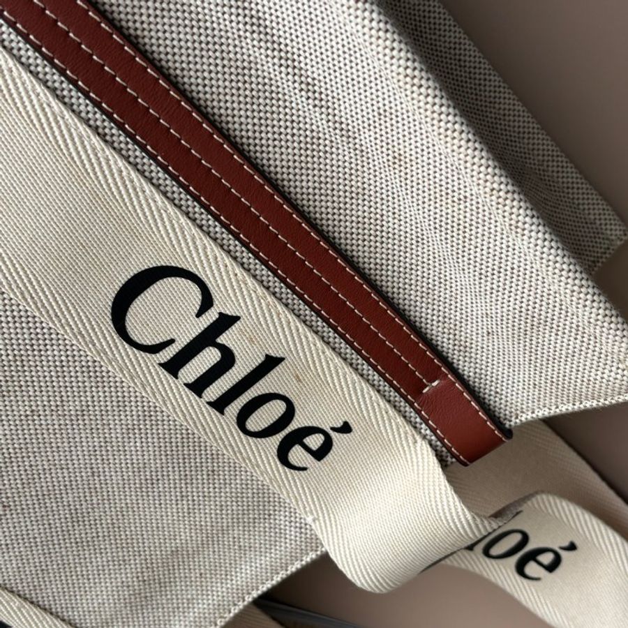 ::CHLOE:: WOODY 系列 咖邊牛皮 帆布LOGO字母織帶肩背托特包MM-4