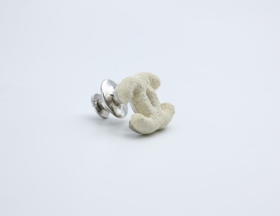 Chanel Vintage 03A 金屬白色磨砂質感CC胸針-5