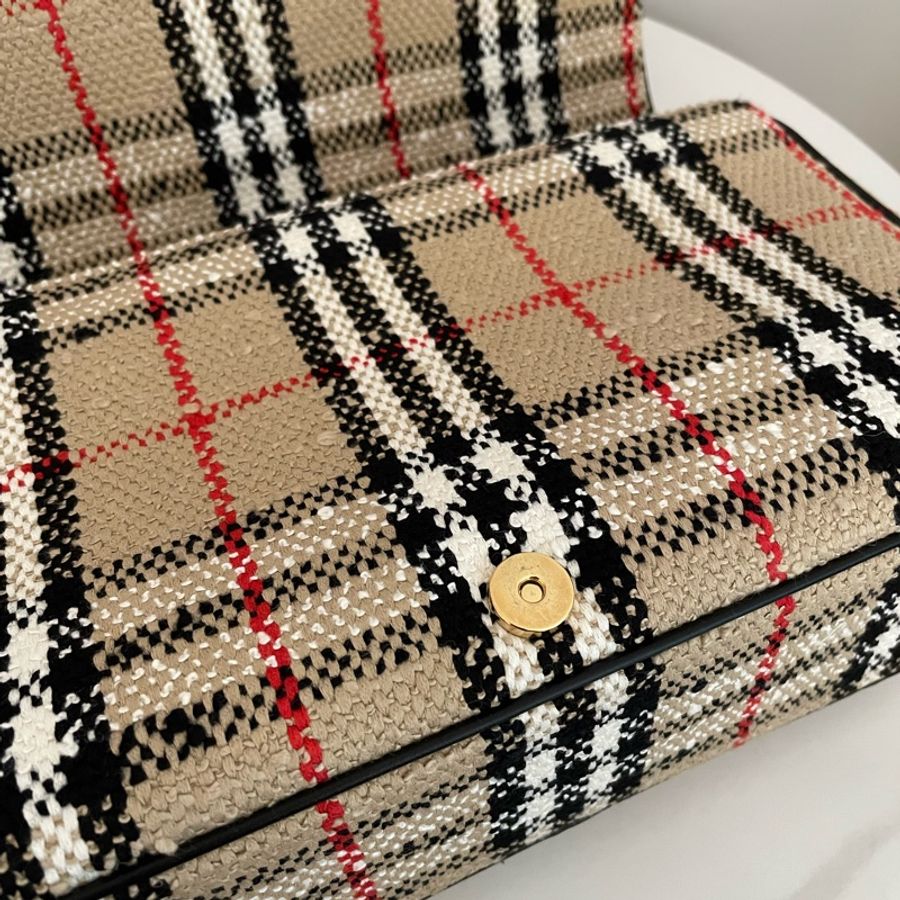 Burberry Lola 掀蓋鏈包-5