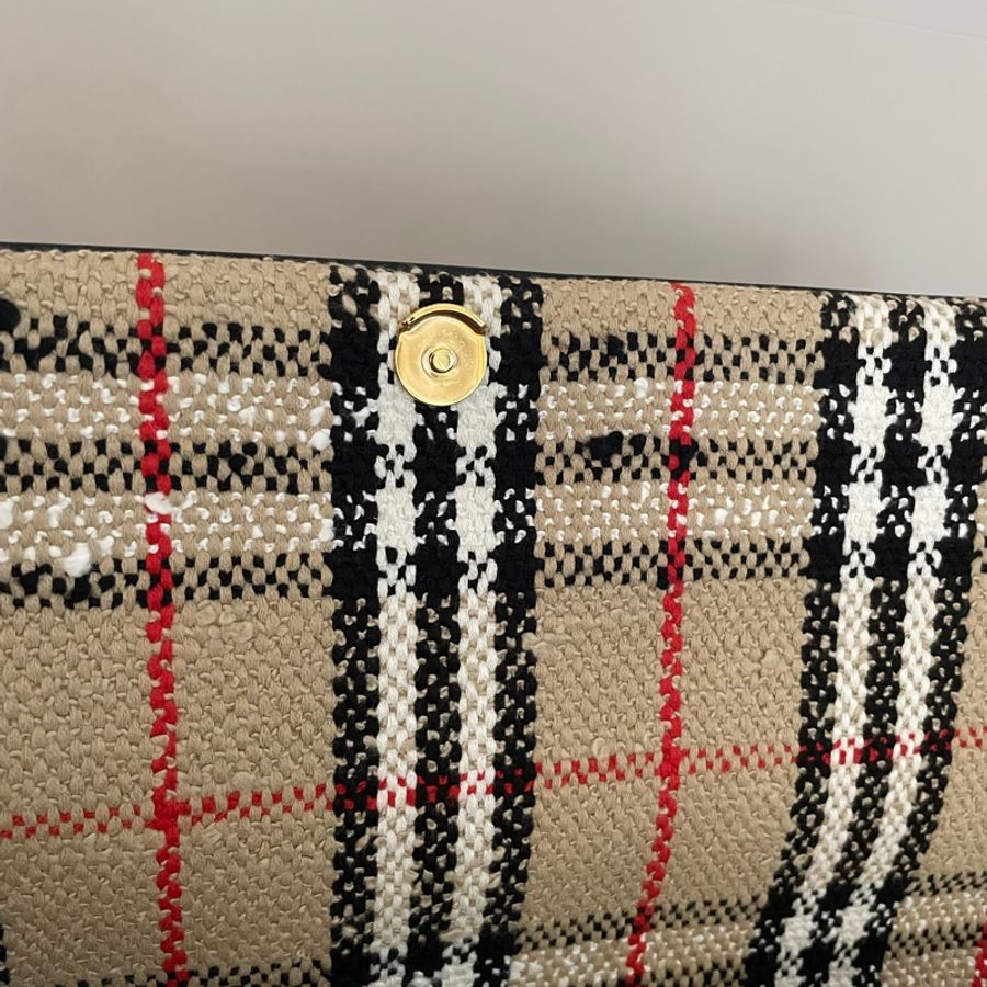 Burberry Lola 掀蓋鏈包-6