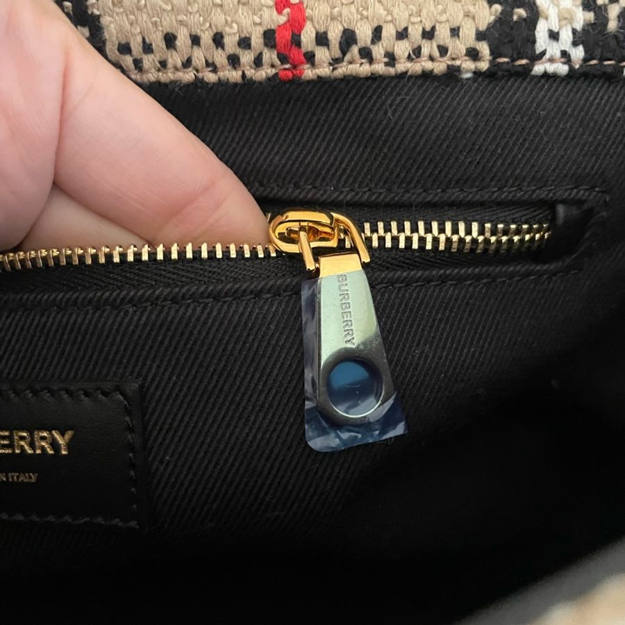 Burberry Lola 掀蓋鏈包-8