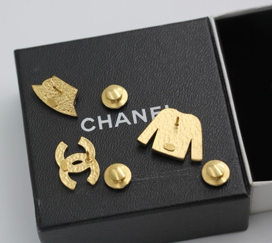 Chanel Vintage 02A琺瑯三件套帽衣服CC胸針-2