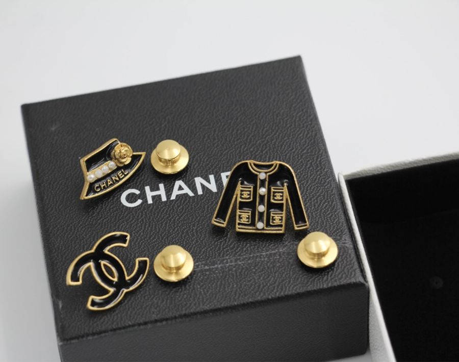Chanel Vintage 02A琺瑯三件套帽衣服CC胸針-7