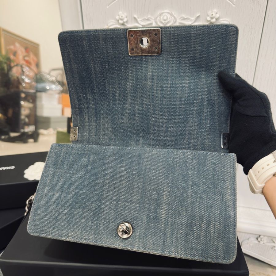 Chanel Leboy25牛仔單寧限定款🩵99新 超稀有夏天必備單品-24