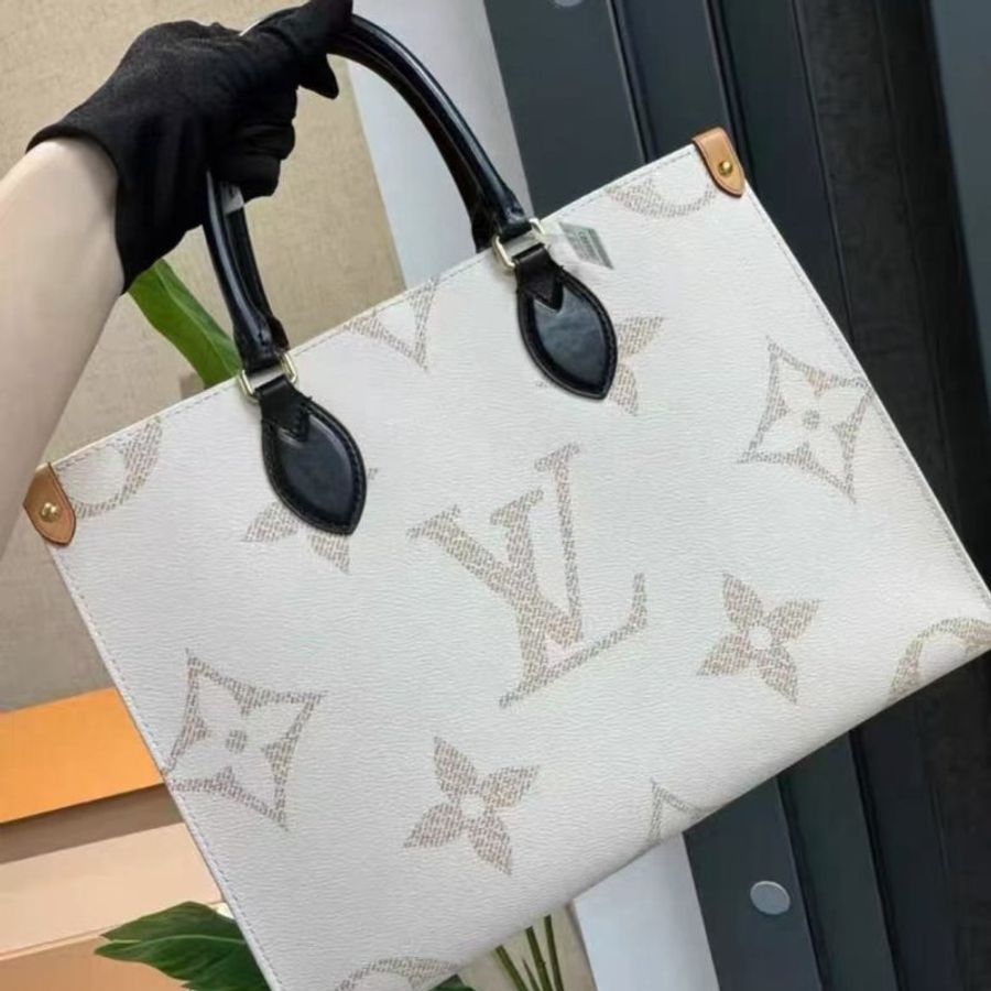 LV Onthego 中號 沙丘色超級白富美 配件盒子塵袋購證 全新可送禮-0