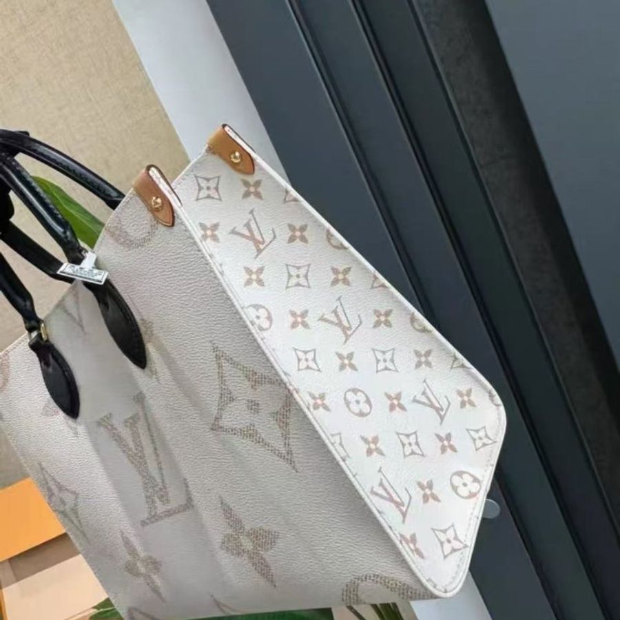 LV Onthego 中號 沙丘色超級白富美 配件盒子塵袋購證 全新可送禮-2