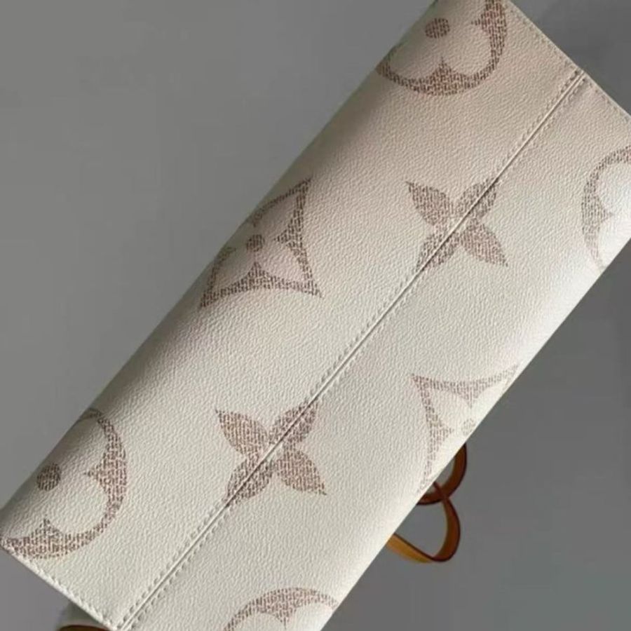 LV Onthego 中號 沙丘色超級白富美 配件盒子塵袋購證 全新可送禮-4
