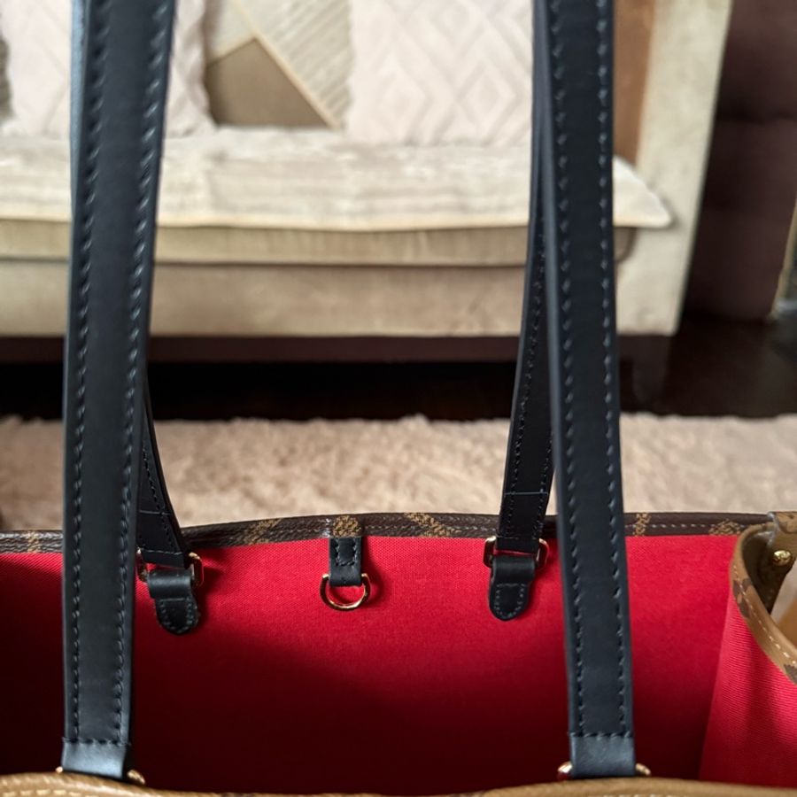 LV on the go-17