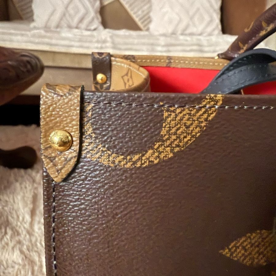 LV on the go-21