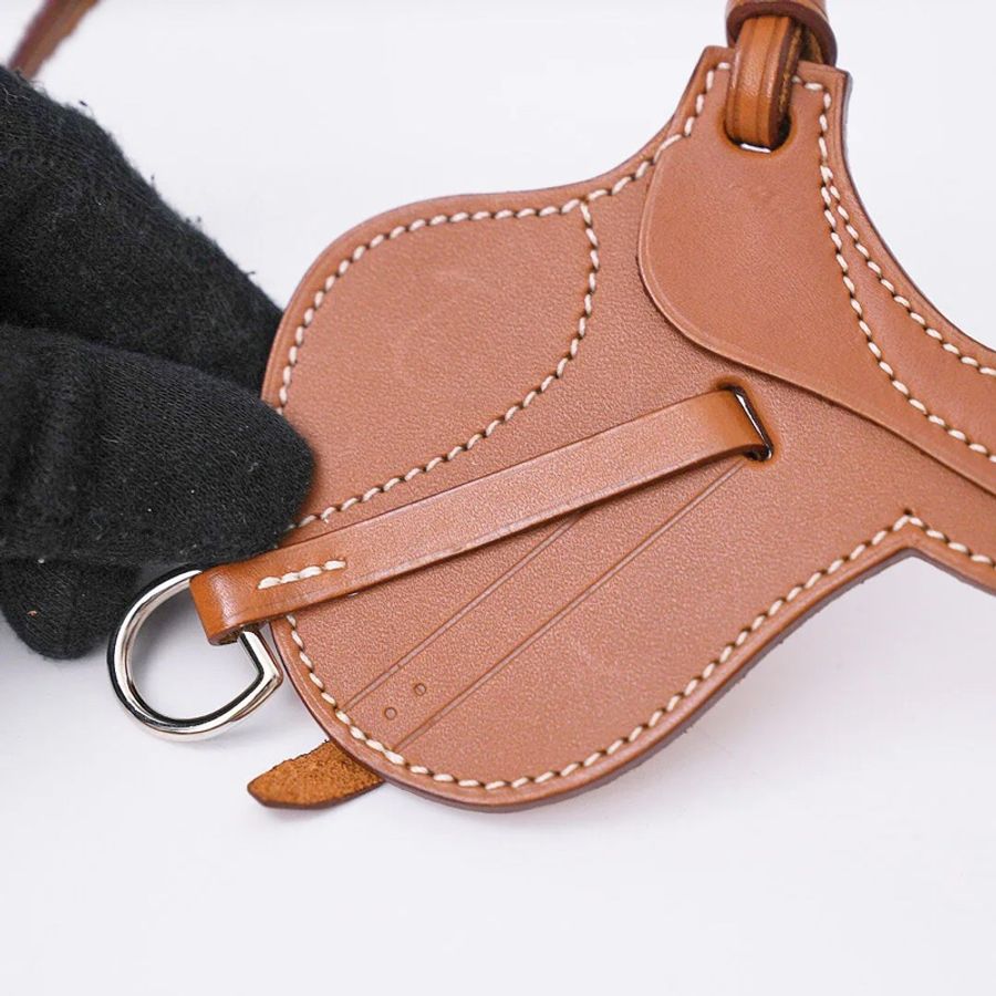 HERMES PRE-OWNED PADDOCK SELLE CHARM-2