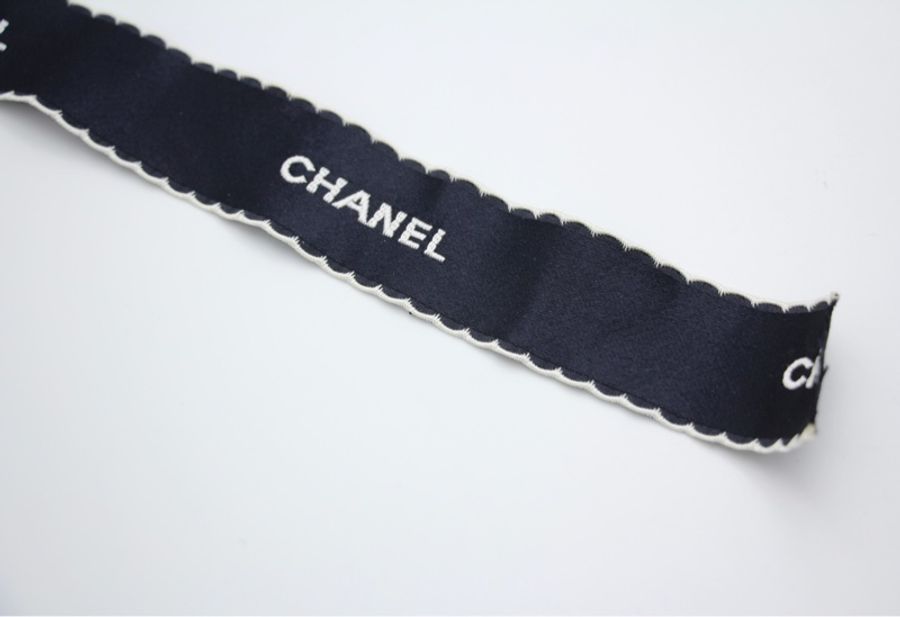 Chanel Vintage 81-85年絲質蝴蝶結長絲帶胸針-7