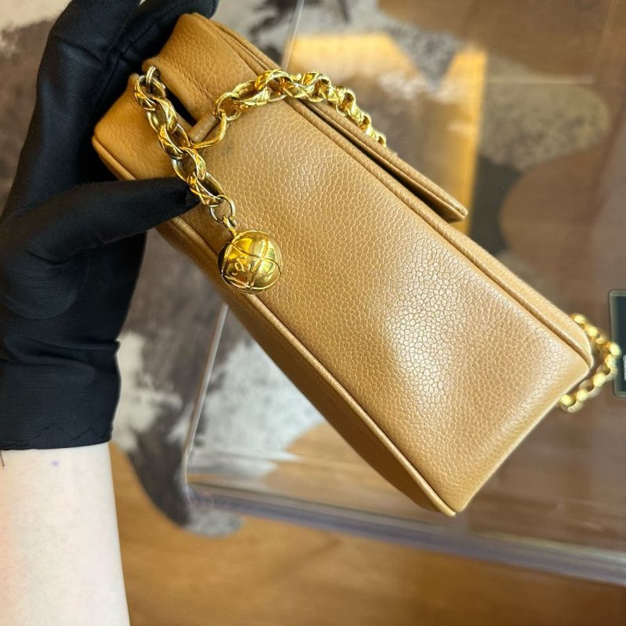 Chanel香奈兒魚子醬金球雕花鏈條相機包帶卡-4