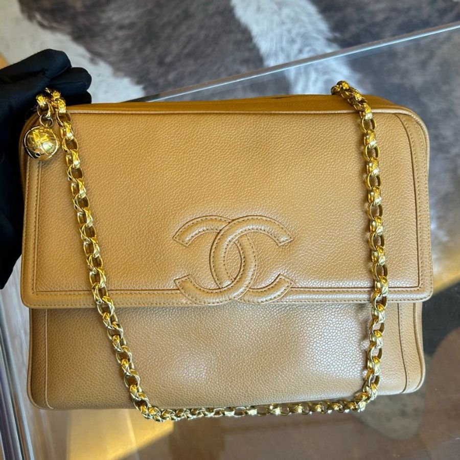 Chanel香奈兒魚子醬金球雕花鏈條相機包帶卡-6