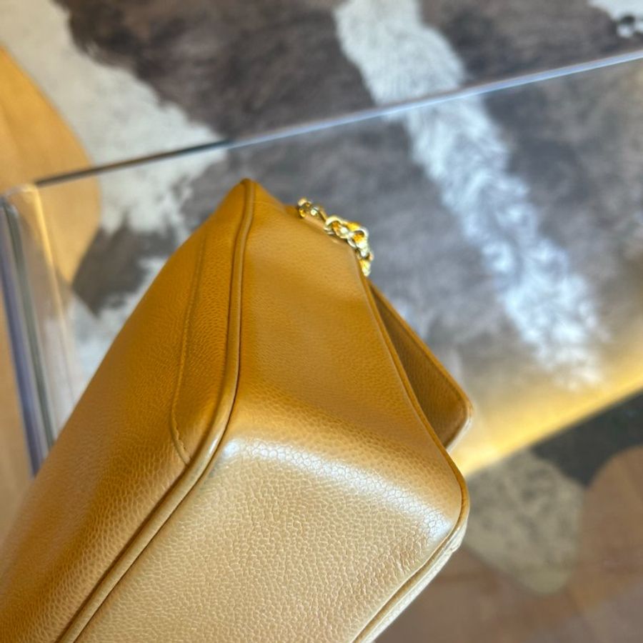 Chanel香奈兒魚子醬金球雕花鏈條相機包帶卡-9