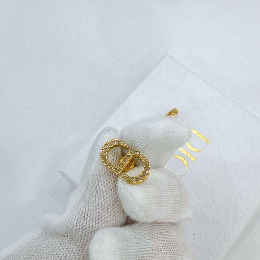 莉亞精品♡ Dior CD水鑽耳針E1742PTCCY_D301全新-2