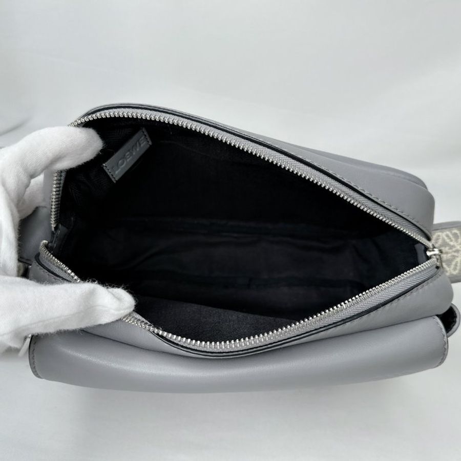 LOEWE Military光滑牛小號郵差包-7