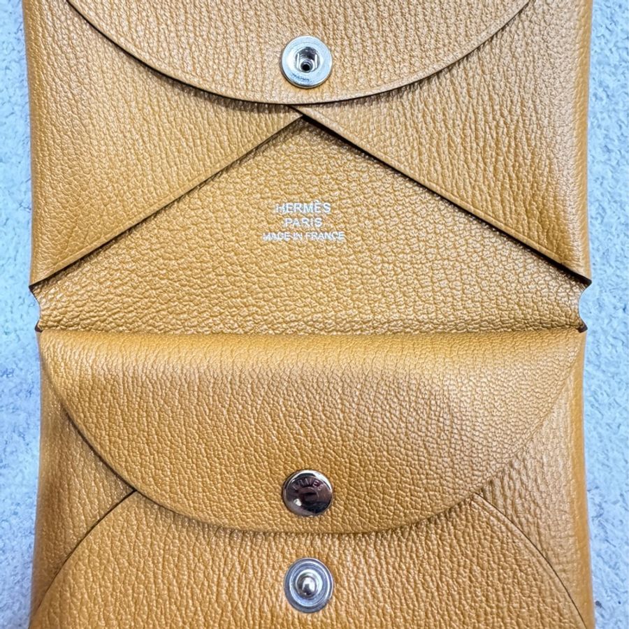 全新現貨 Hermes CALVI DUO 山羊皮 焦糖色零錢包-2