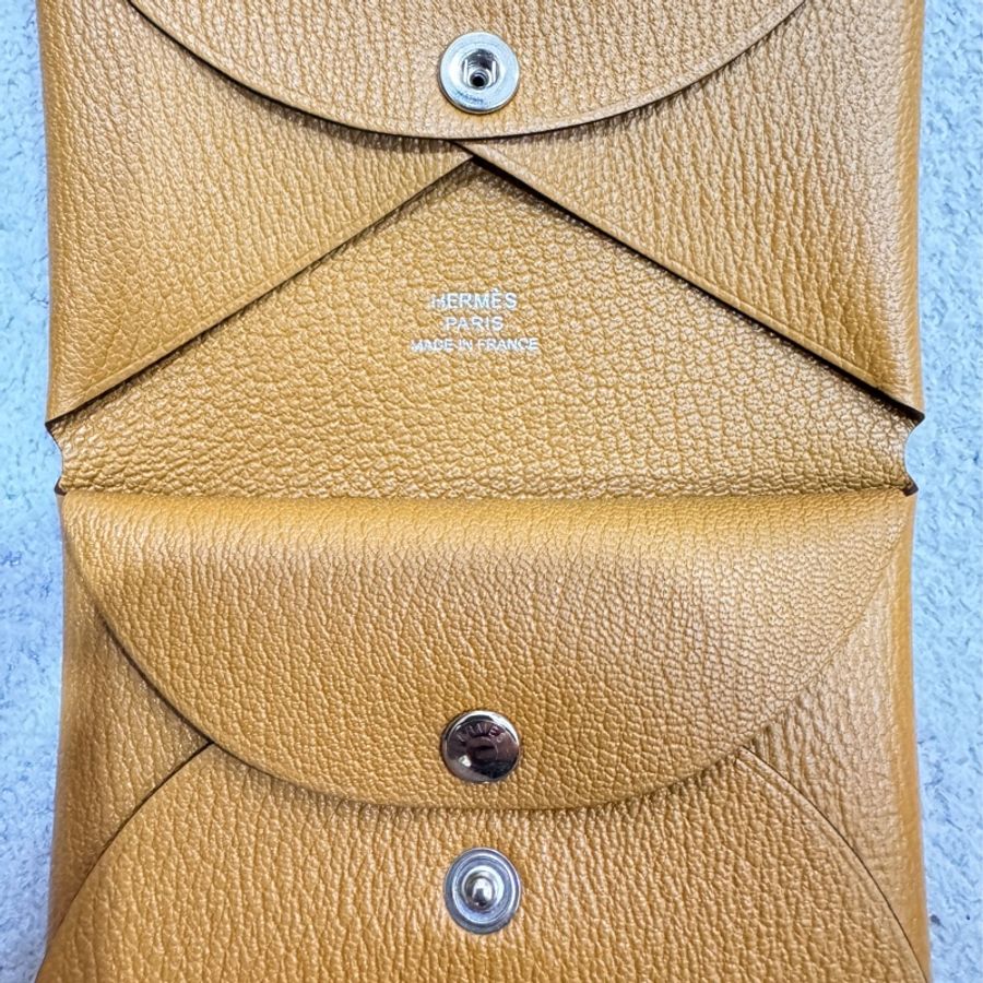 全新現貨 Hermes CALVI DUO 山羊皮 焦糖色零錢包-8