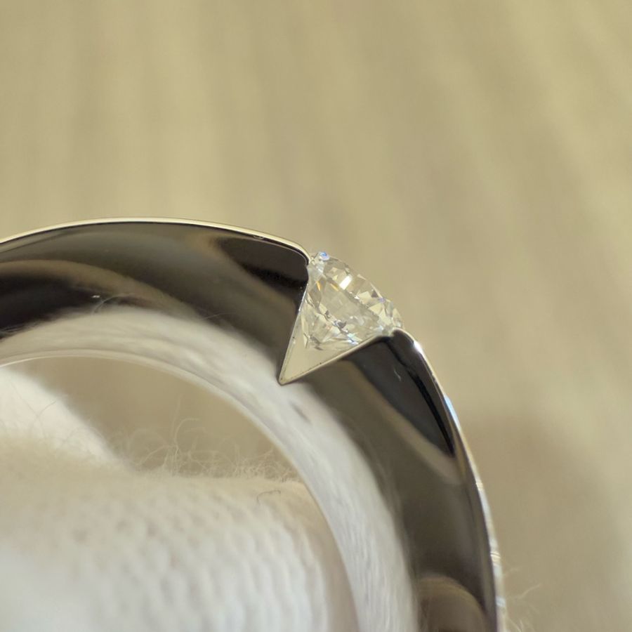 CARTIER 厚版 專利夾鑲 白K金 750 0.21克拉 21分 GIA 鑽戒 戒指-12