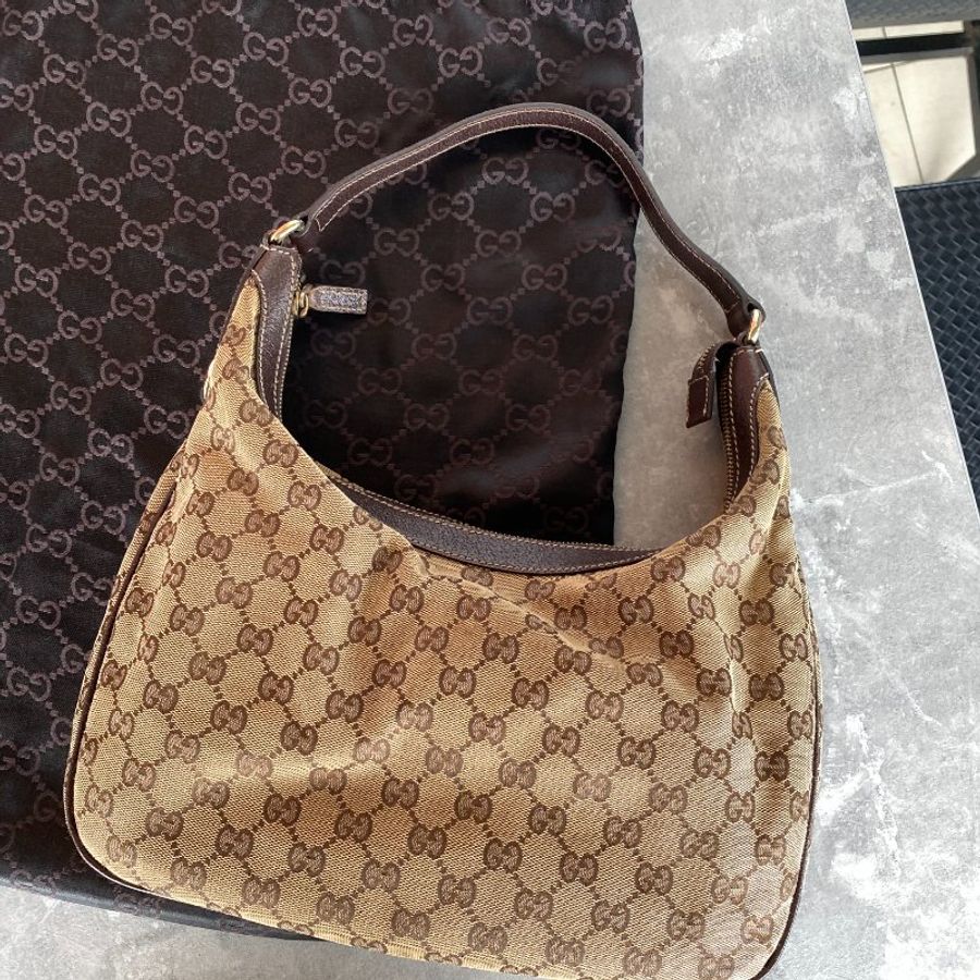 Gucci 老花肩背hobo包-1