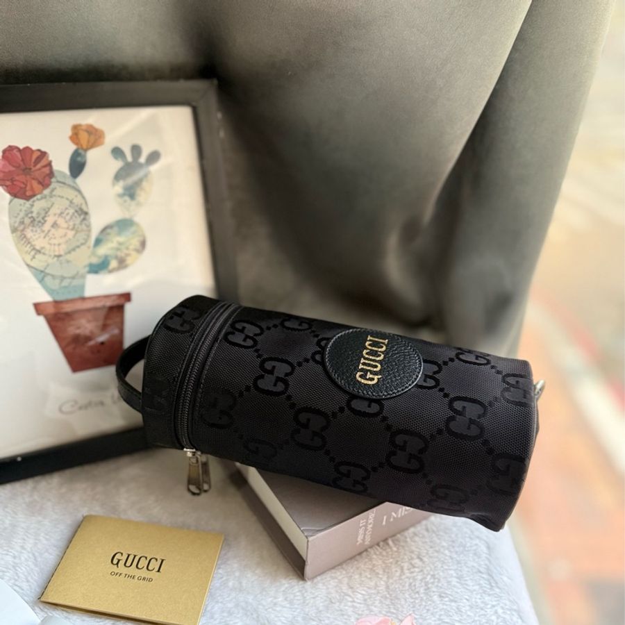 GUCCI Off The Grid GG 再生尼龍圓筒手提/斜背二用包(黑色)-1