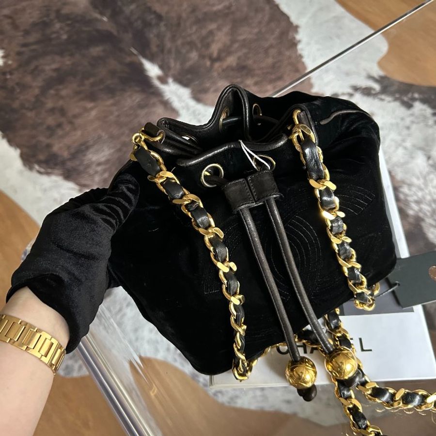 Chanel香奈兒黑金絲絨金球水桶鏈條包-0
