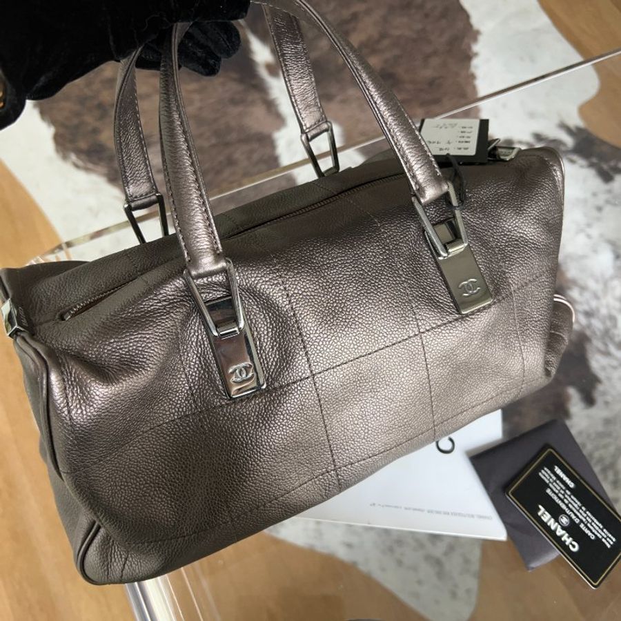 Chanel香奈兒冰格波士頓枕頭包帶卡-1