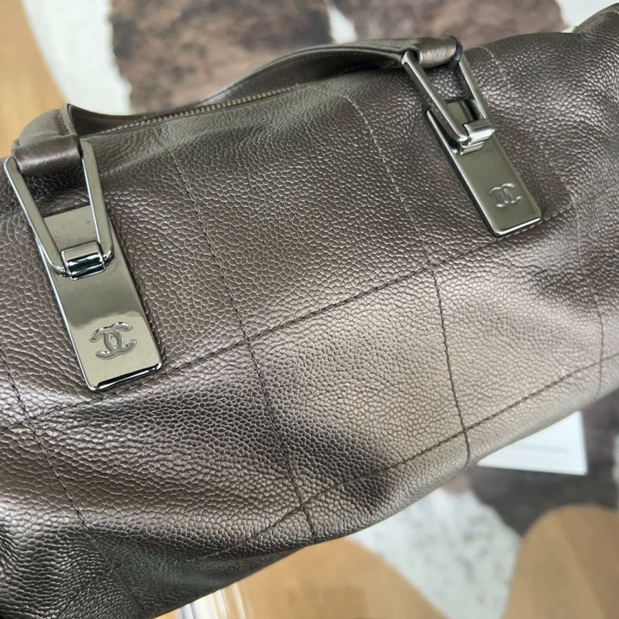 Chanel香奈兒冰格波士頓枕頭包帶卡-4