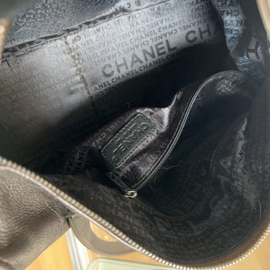 Chanel香奈兒冰格波士頓枕頭包帶卡-8