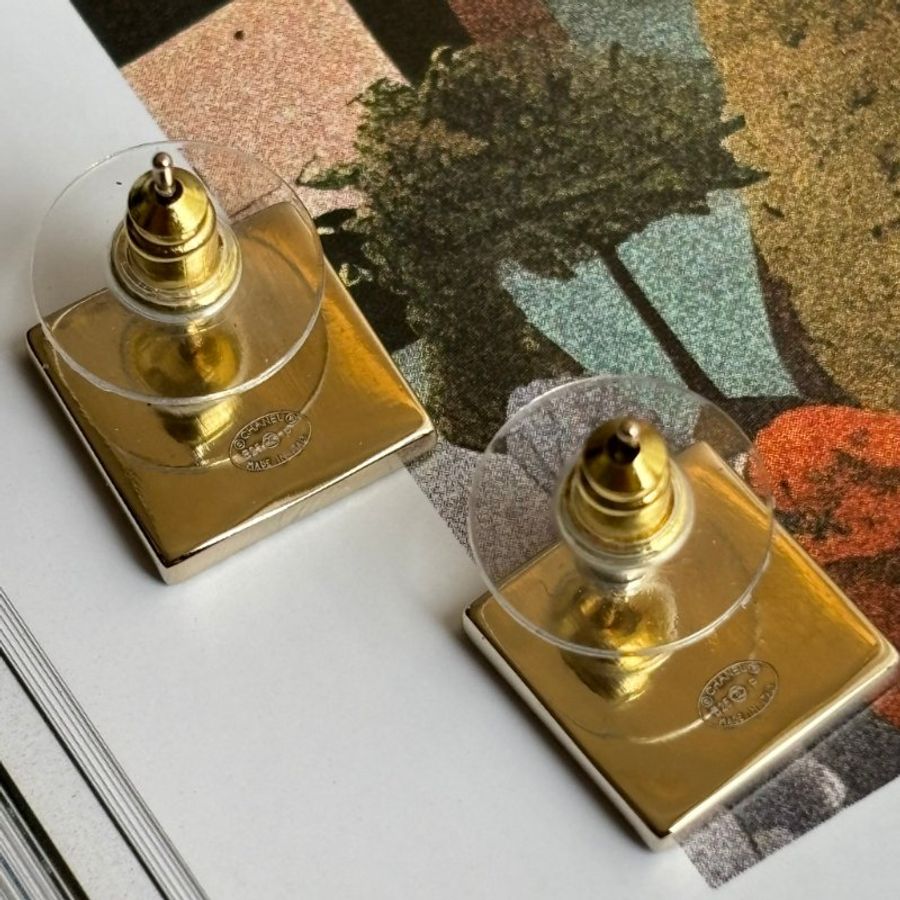 ::CHANEL:: 淡金方糖復古鑲鑽耳環-3