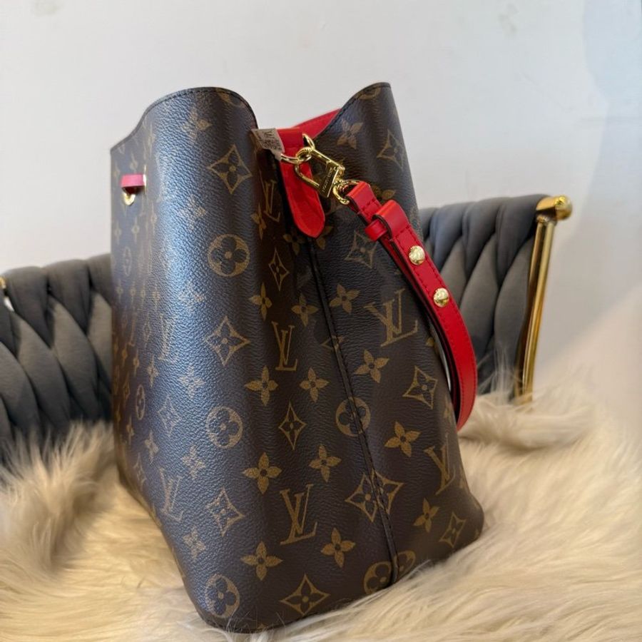 LV NeoNoé 紅色經典水桶包-3
