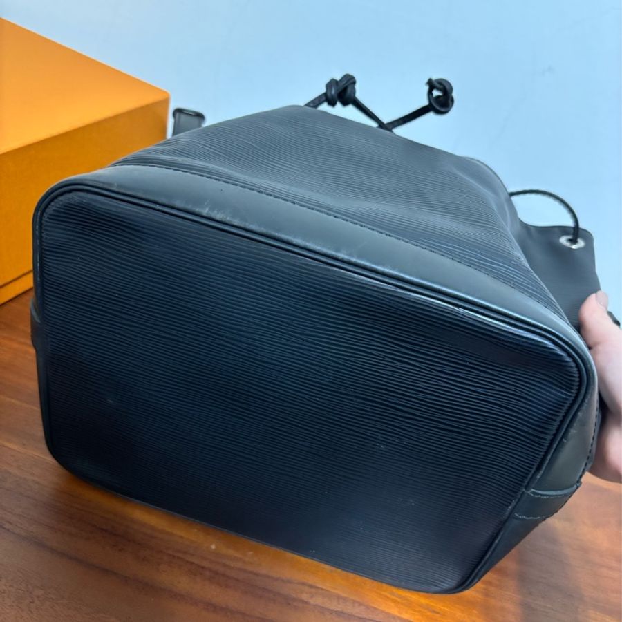 LV 黑色 Epi Noe 水桶 M59212-6