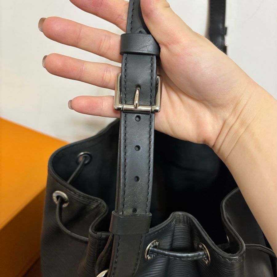 LV 黑色 Epi Noe 水桶 M59212-12